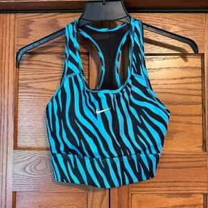 Nike Women's Swoosh Icon Clash Sports Bra Medium